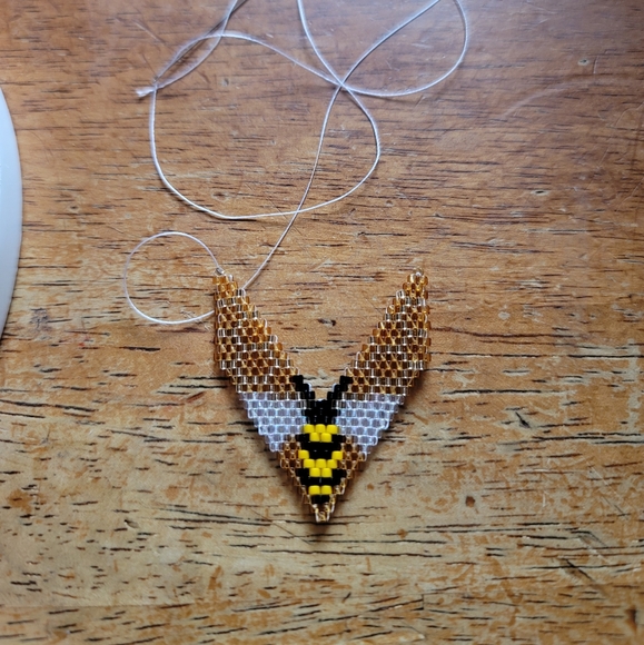 Bumblebee earrings - Picture 2 of 2
